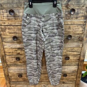 Ascend Camo Joggers‎